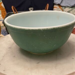 Classic Green Pyrex Ceramic Bowl